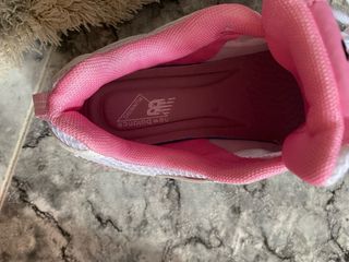 Zapatillas New Balance Blancas y Rosas