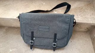 Bolsa bandolera Johnson & Johnson gris