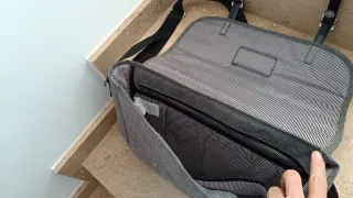 Bolsa bandolera Johnson & Johnson gris