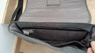 Bolsa bandolera Johnson & Johnson gris