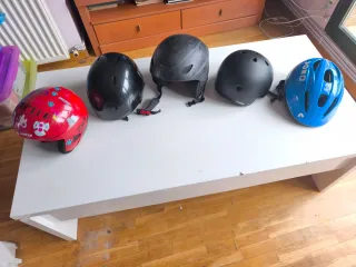 Cascos de nieve y bici para niños