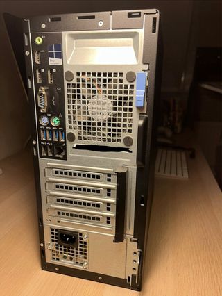 Dell Optiplex 7040 MT