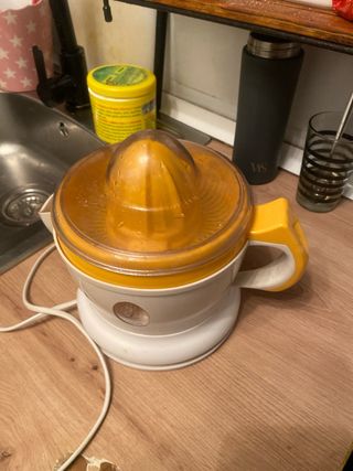 Exprimidor de cítricos eléctrico