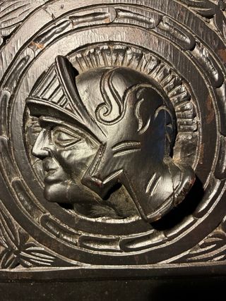 Pareja relieves madera antiguos