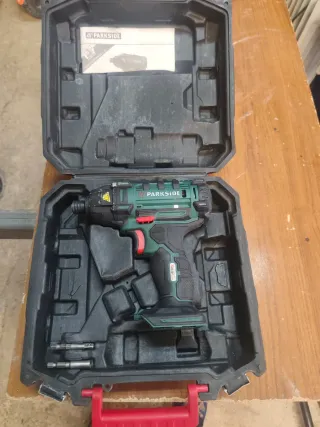 Atornilladora Parkside 20V Impacto Verde