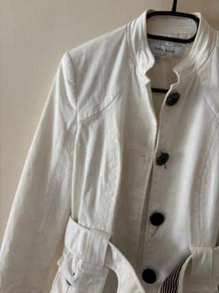 Chaqueta Zara Basic Blanca con Cinturón