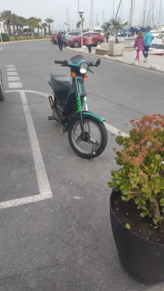 Derbi Variant Pedales