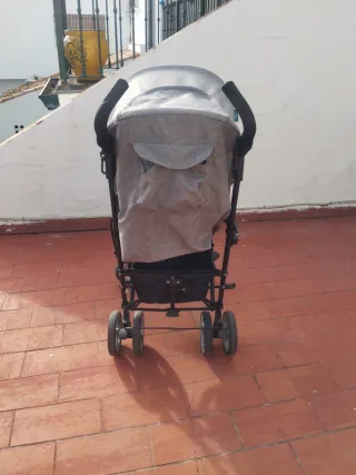 Carro de paseo tipo bastón gris