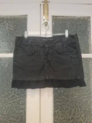 Falda vaquera negra con flecos