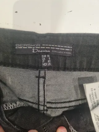 Falda vaquera negra con flecos