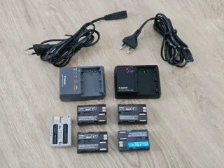 Cargadores Canon CG-580, CB-5L y 5 Baterías