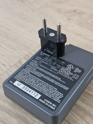 Cargadores Canon CG-580, CB-5L y 5 Baterías