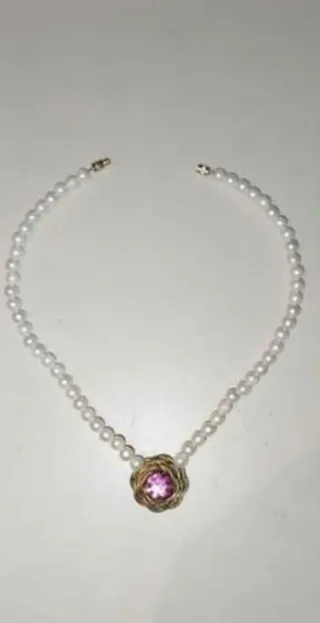 Gargantilla perlas y colgante rosa