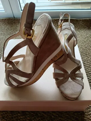 Zapatos Prada Cuña Dorados