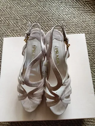 Zapatos Prada Cuña Dorados