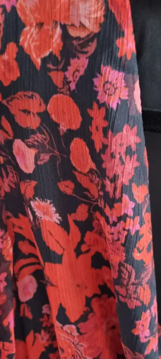 Vestido estampado Mango rojo y negro