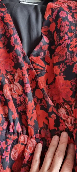 Vestido estampado Mango rojo y negro