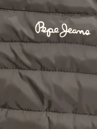 Chaqueta Pepe Jeans Negra con Capucha