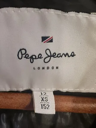 Chaqueta Pepe Jeans Negra con Capucha