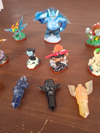 Skylanders gioco, Personaggi e Trappole