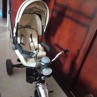 Triciclo para niño con capota