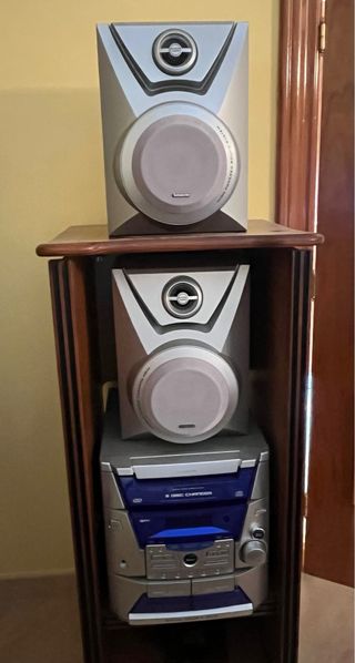 Altavoces Thomson con Mueble