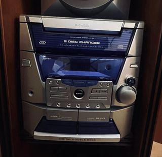 Altavoces Thomson con Mueble