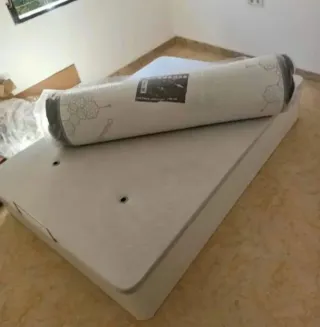 Canapés colchones mesitas cabeceros somiers