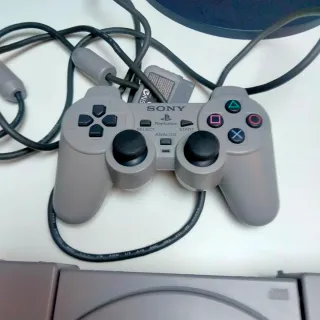 PlayStation 1 con 2 Joypad