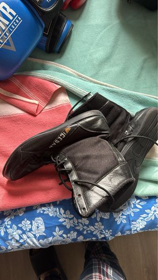 Guantes de Boxeo CESAR y REDGLOVE