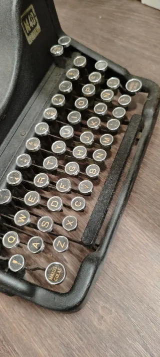 Hispano Olivetti M40 Máquina de Escribir