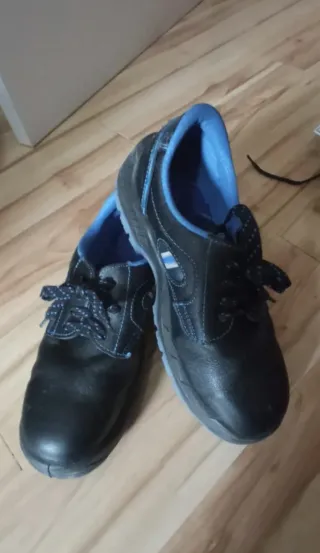 Zapatillas de trabajo negras y azules
