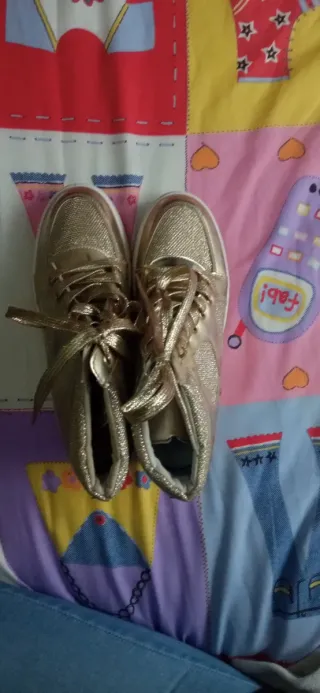 Zapatillas Doradas Talla 41