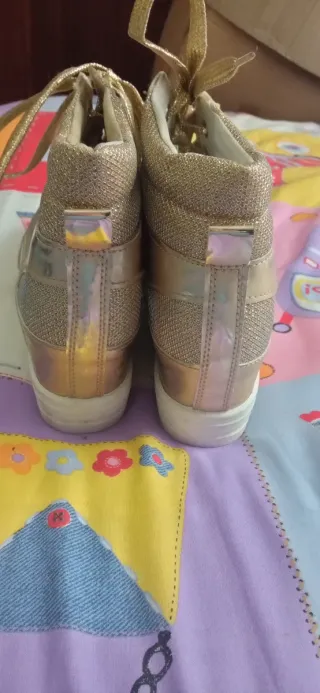 Zapatillas Doradas Talla 41