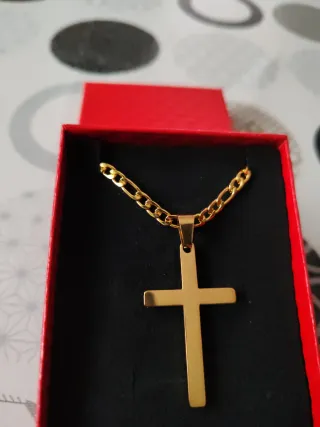 Collar Cruz Acero Dorado