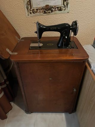 Máquina de coser ALFA vintage