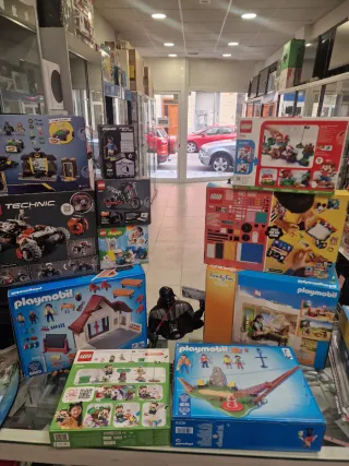 Lego y Playmobil PRECINTADOS