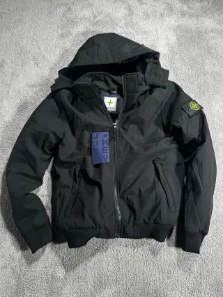 Chaqueta Stone Island Negra Capucha