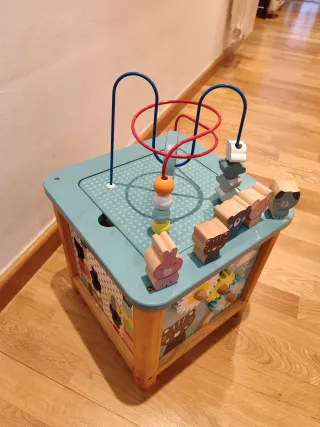 Cubo actividades madera grande 30x30