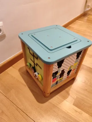 Cubo actividades madera grande 30x30