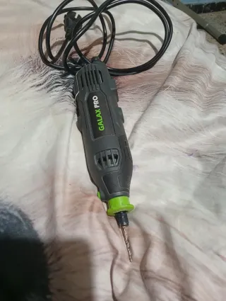 Dremel y caja accesorios multiherramienta