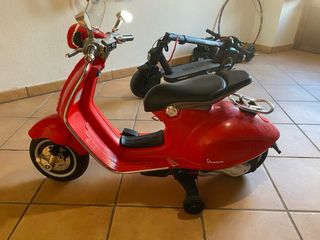 Moto Vespa Niño Roja