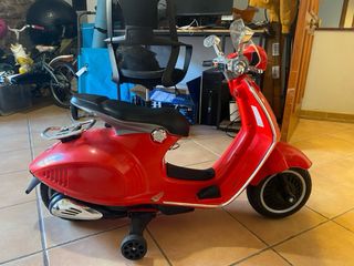 Moto Vespa Niño Roja