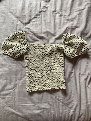 TOP AJUSTADO LUNARES STRADIVARIUS