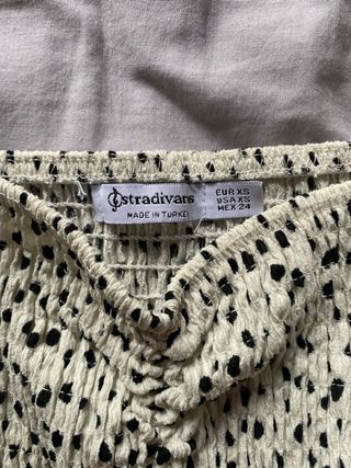 TOP AJUSTADO LUNARES STRADIVARIUS