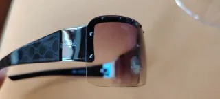 Gafas de sol Gucci negras y marrones