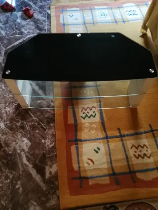 Mesa TV cristal negro y blanco