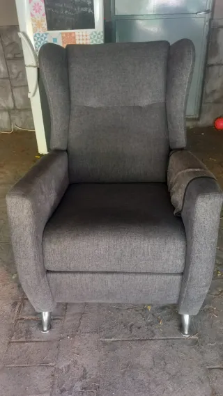 Sillón individual reclinable gris