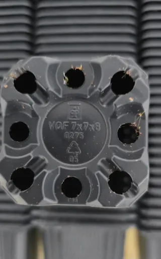 Macetas semilleros (250)  0,38L (7x7x8)