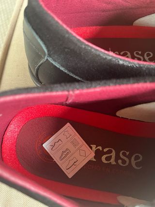 Zapatos planos piel negra erase talla 36